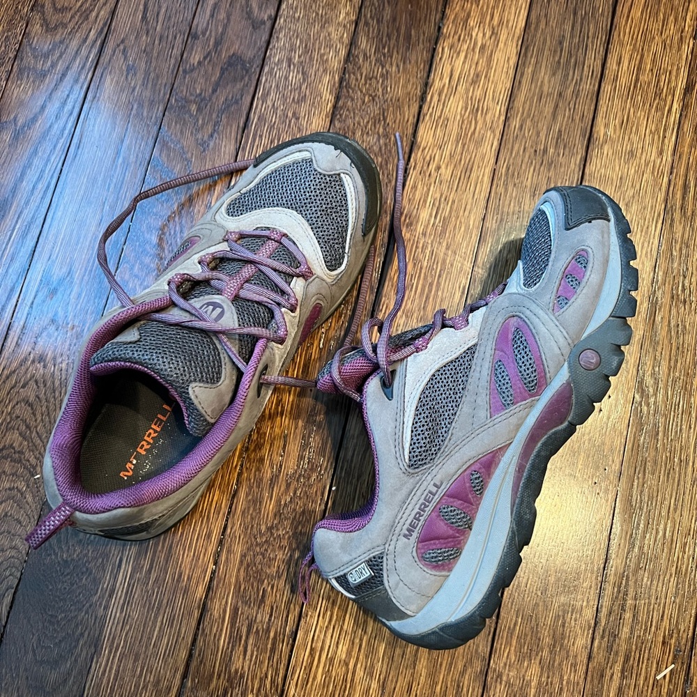 Merrell Hiking Shoes
Color: Castle Rock & Purple
Size: 9
